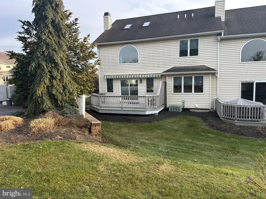 153 Fountain Dr, York, PA 17402 - Image #3