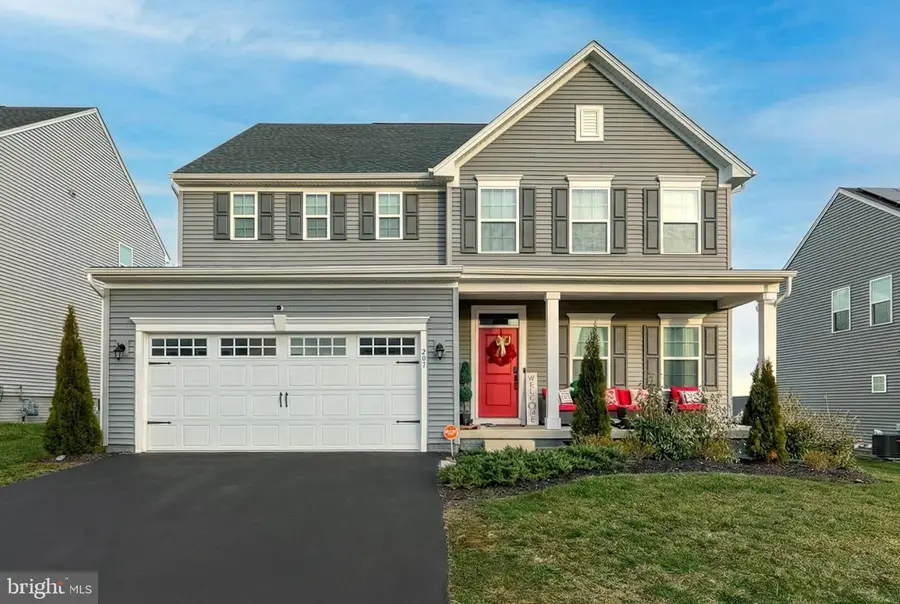 207 Chadsworth Way, York, PA 17402 - Image #2