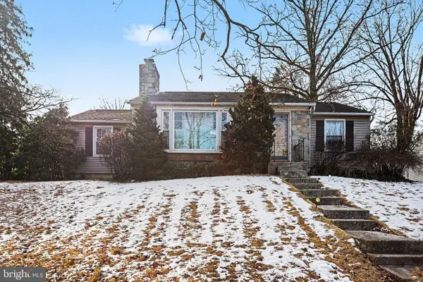 1412 Springdale Rd, YORK, PA 17403