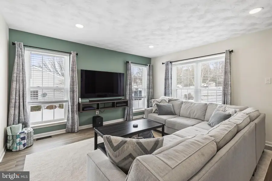 113 Lee St, Stewartstown, PA 17363 - #3