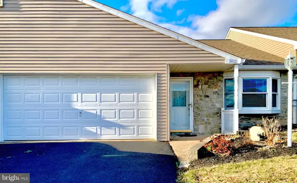 2422 Winterberry Ln #48, YORK, PA 17406