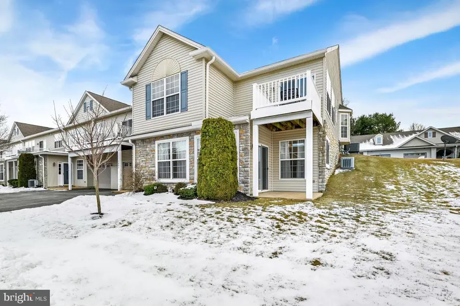 1008 Crestview Ln #1008, Stewartstown, PA 17363 - Image #2