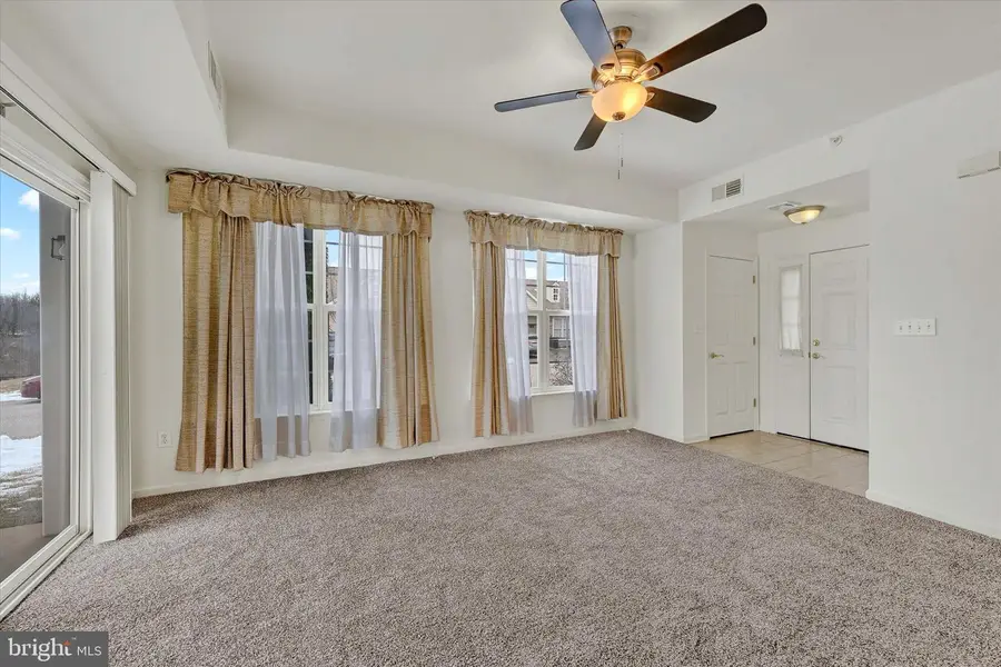 1008 Crestview Ln #1008, Stewartstown, PA 17363 - Image #3