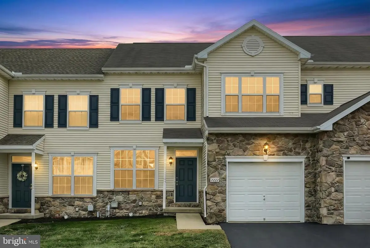 2222 Live Oak Ln #2222, York, PA 17406 - Image #1