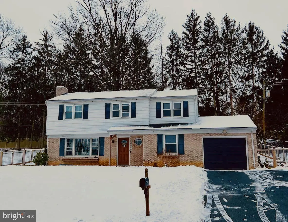 3280 Lynwood Ln, York, PA 17402 - Image #1