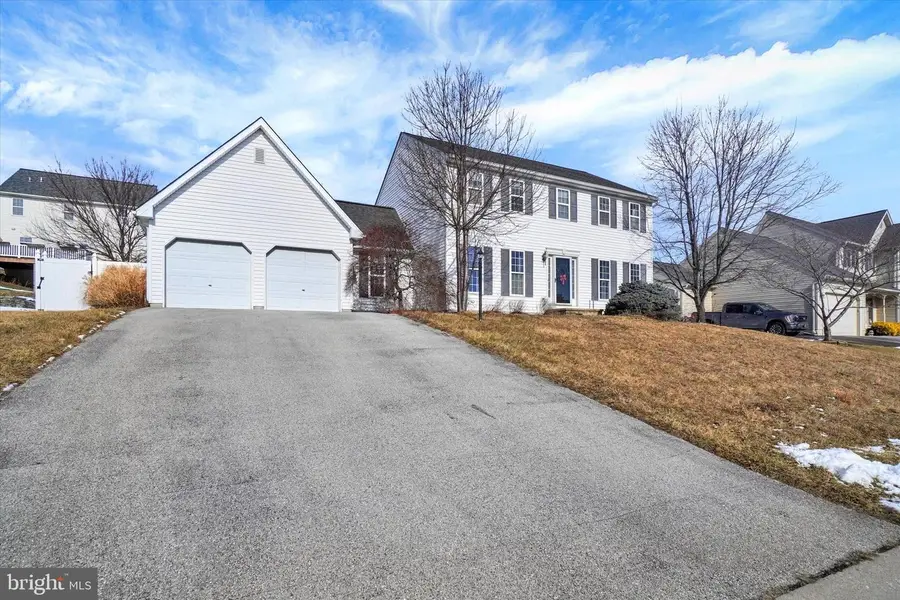 16 Rockdale Dr, Seven Valleys, PA 17360 - Image #2