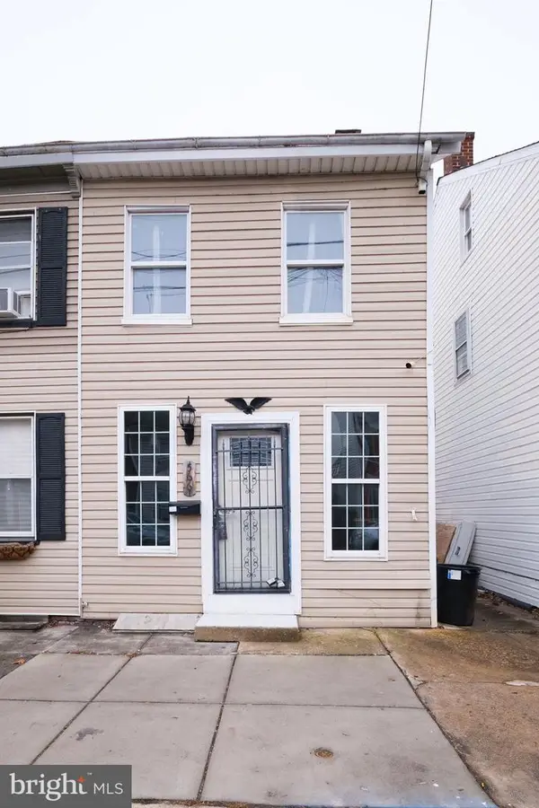 566 W Philadelphia St, YORK, PA 17401
