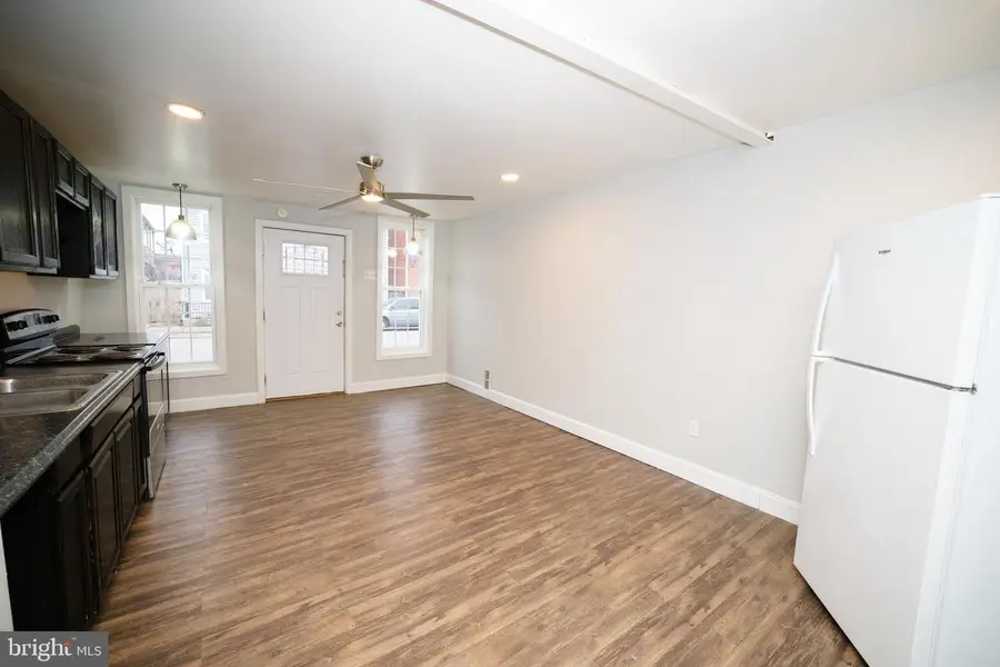 566 W Philadelphia St, York, PA 17401 - #2