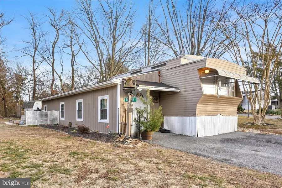 737 Lake Dr, Mount Wolf, PA 17347 - #2