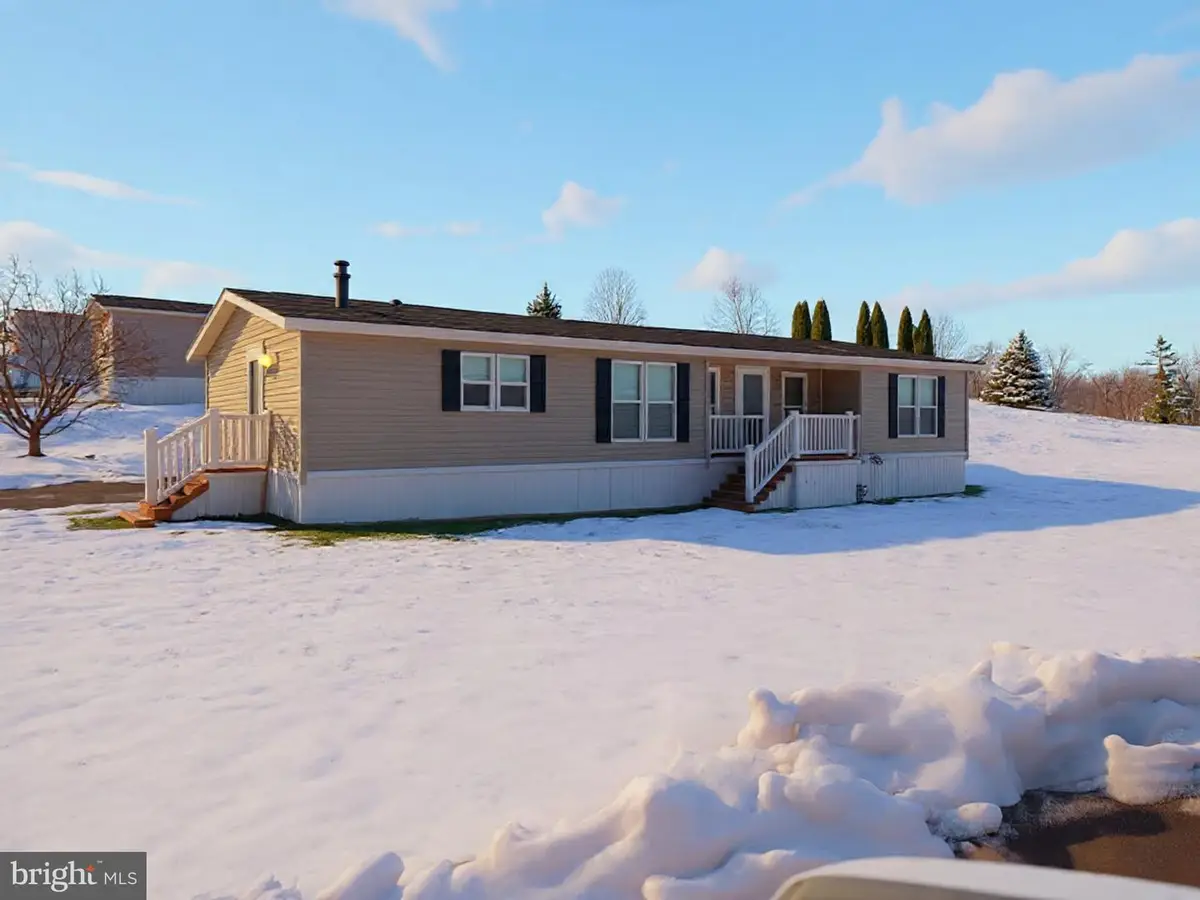 118 Lisa Cir, York, PA 17406 - Image #1