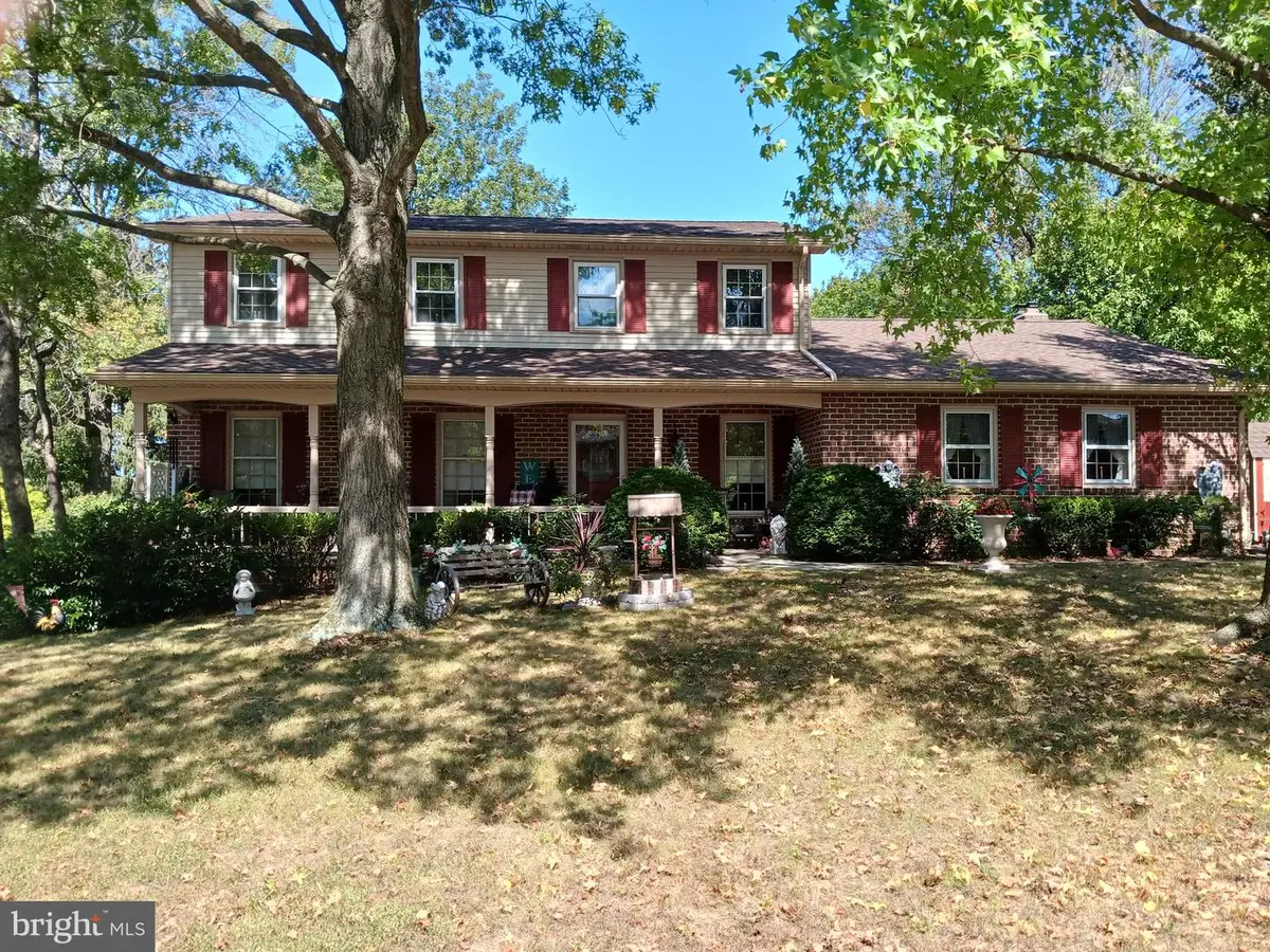 4166 Robinhood Dr, York, PA 17408 - #1