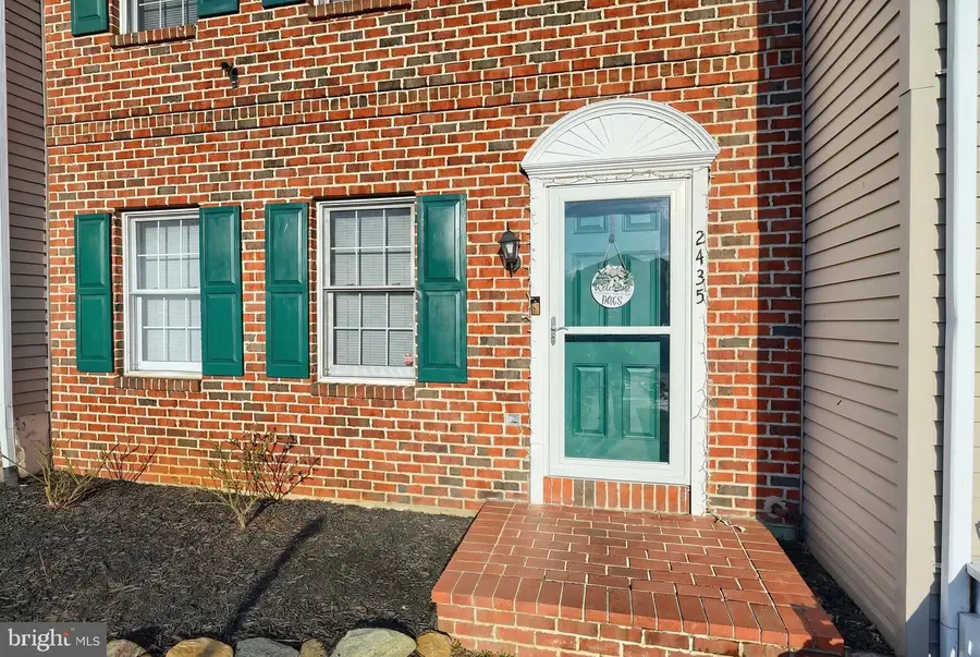 2435 Woodmont Dr, York, PA 17404 - Image #3