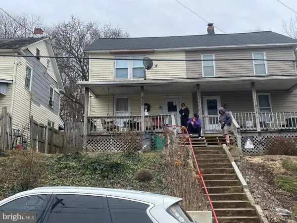 806 Chestnut St, DELTA, PA 17314