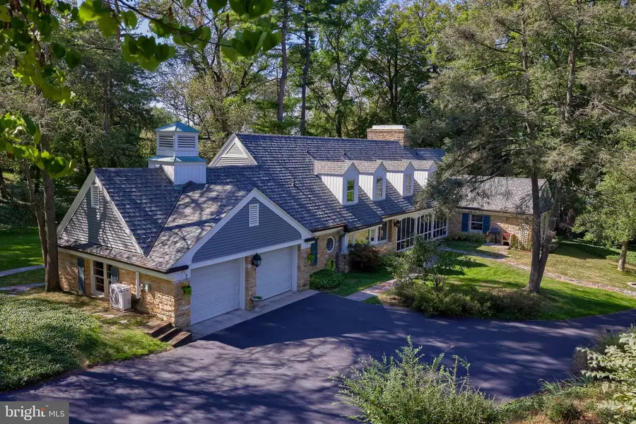 1201 Brockie Dr, York, PA 17403 - Image #2