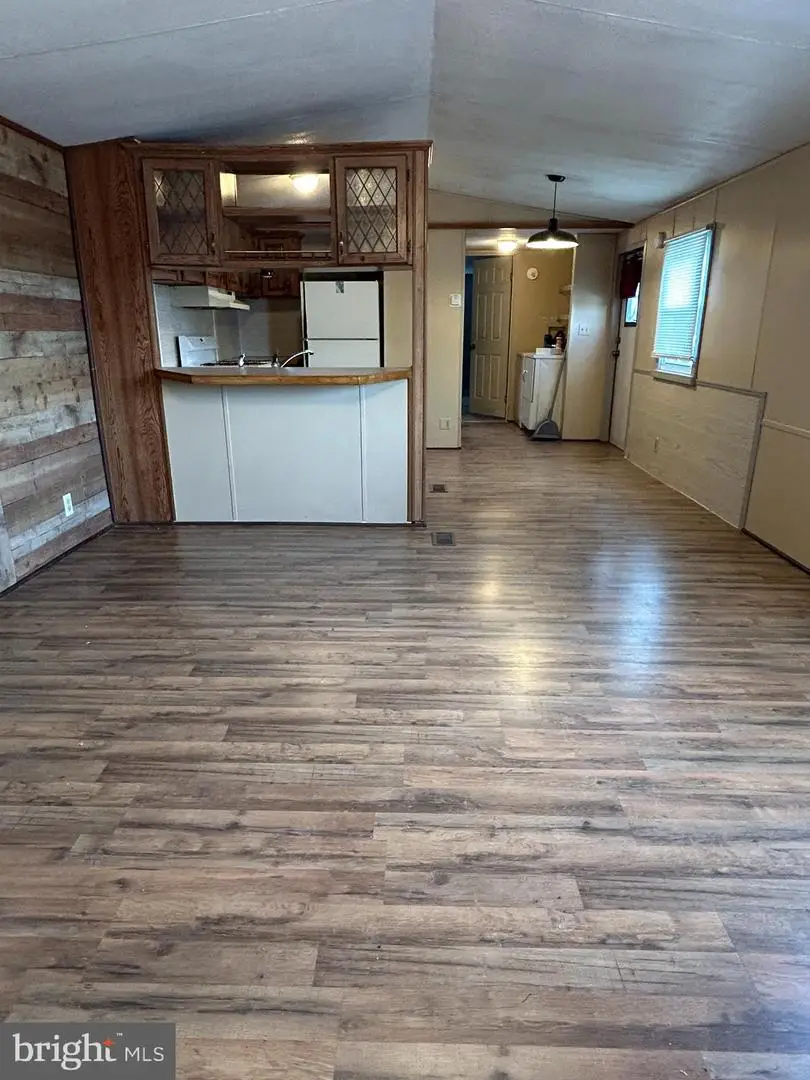 2718 Crestview Dr, York, PA 17402 - Image #2