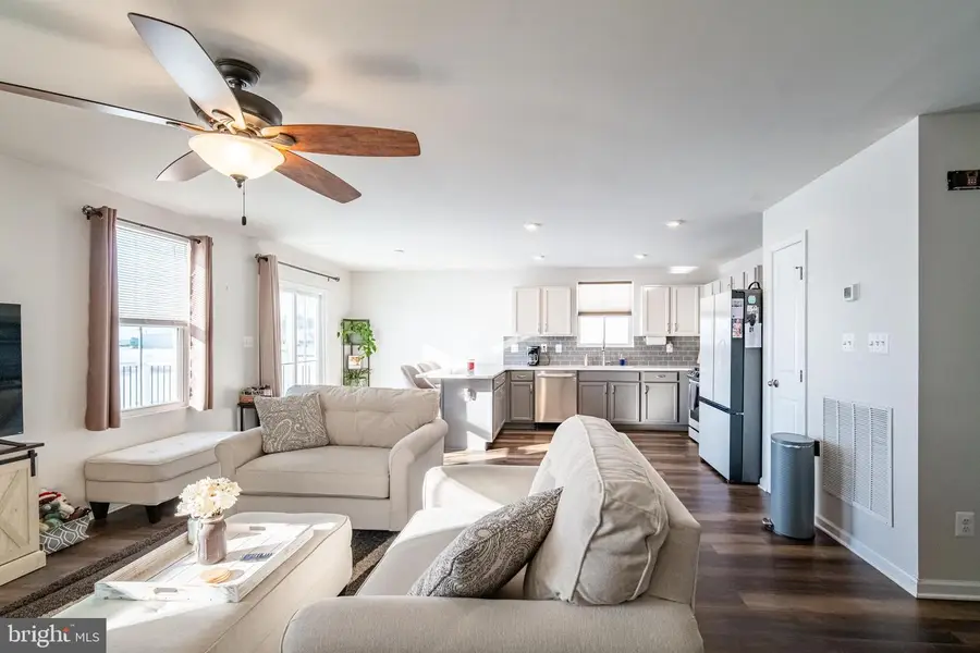 3300 Pebble Run Dr, Dover, PA 17315 - Image #2