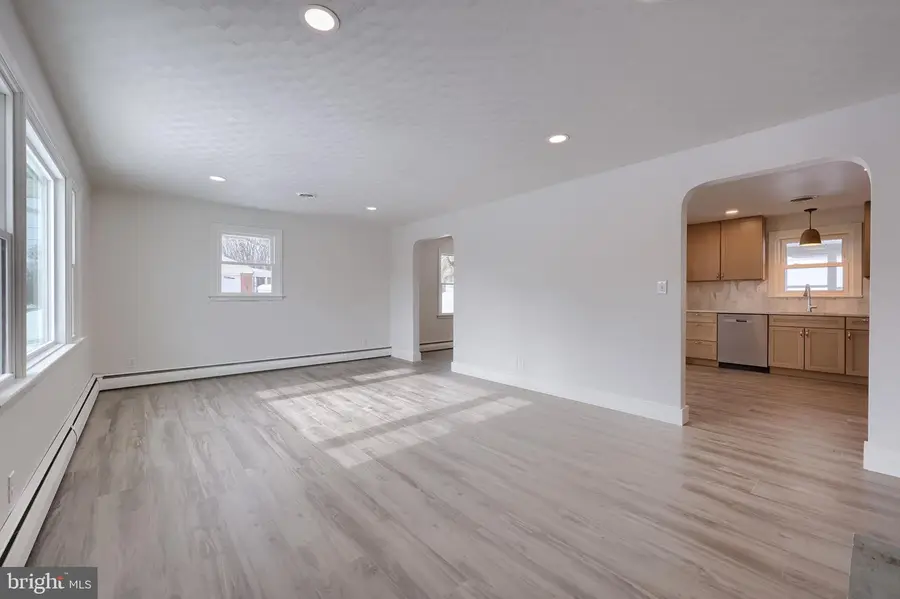 29 Merrin Rd, York, PA 17402 - Image #2