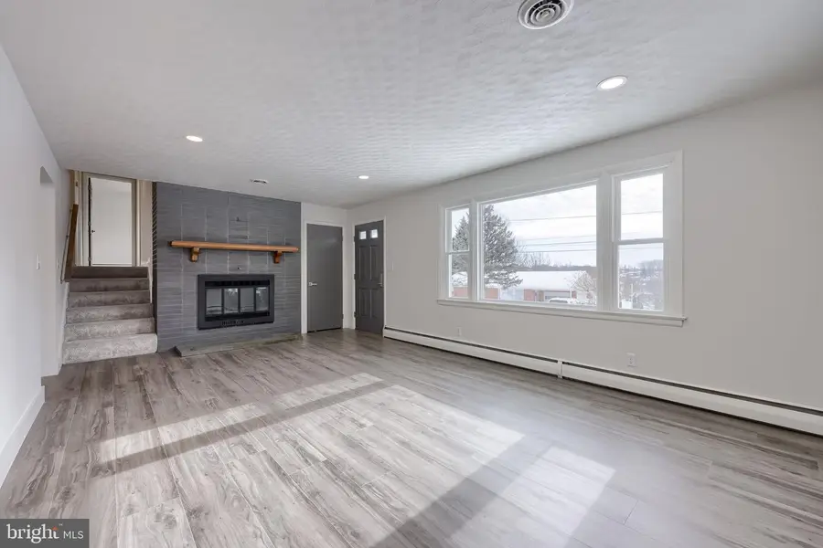 29 Merrin Rd, York, PA 17402 - Image #3