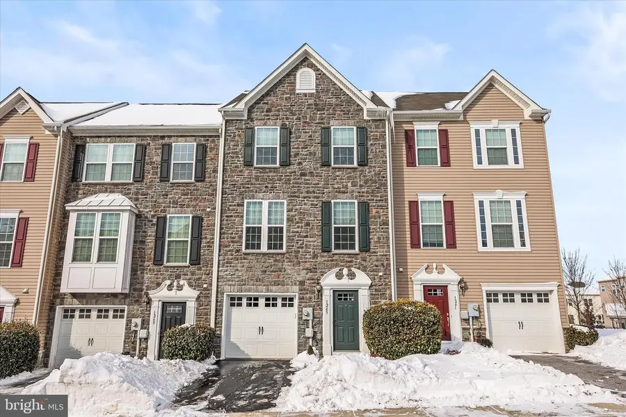 1265 Elderslie Ln, York, PA 17403 - Image #2
