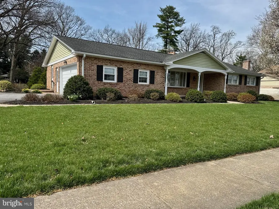 436 Hunting Park Ln, York, PA 17402 - #2