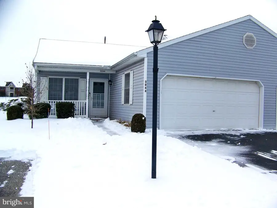 3044 Village Cir W, York, PA 17404 - Image #2