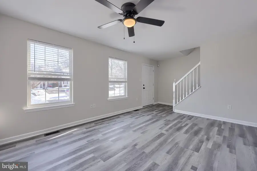 185 Charles Cir, York, PA 17406 - Image #3