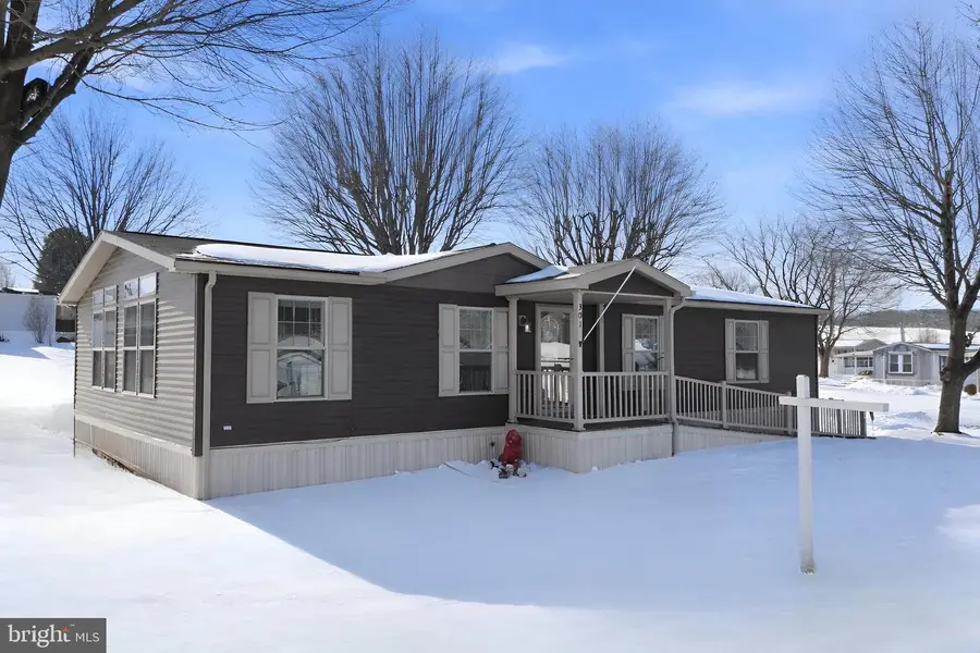 301 Robin Dr, Red Lion, PA 17356 - #2