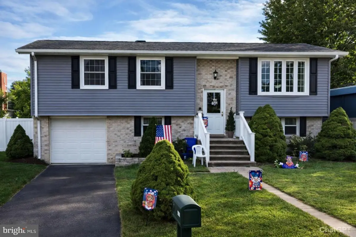 129 Maplewood Dr, Dover, PA 17315 - #1