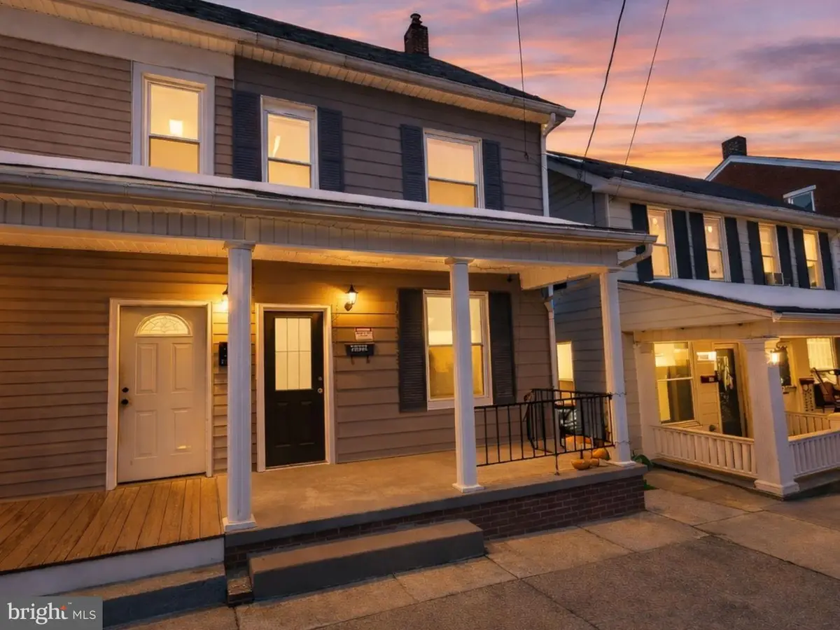 327 1st Ave, Red Lion, PA 17356 - #1