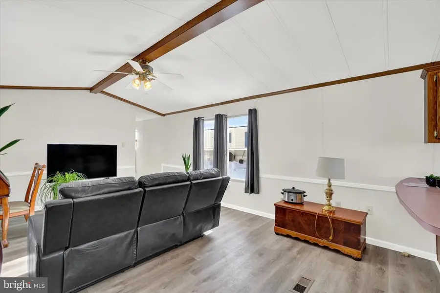 107 Carbridge Rd E, Stewartstown, PA 17363 - #2