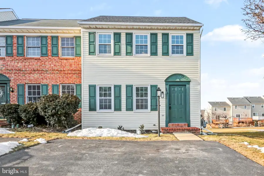 245 Robin Hill Cir, York, PA 17404 - #2