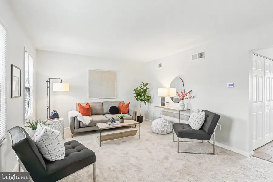 245 Robin Hill Cir, York, PA 17404 - #3