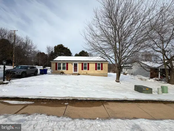 25 Scarborough Fare, STEWARTSTOWN, PA 17363