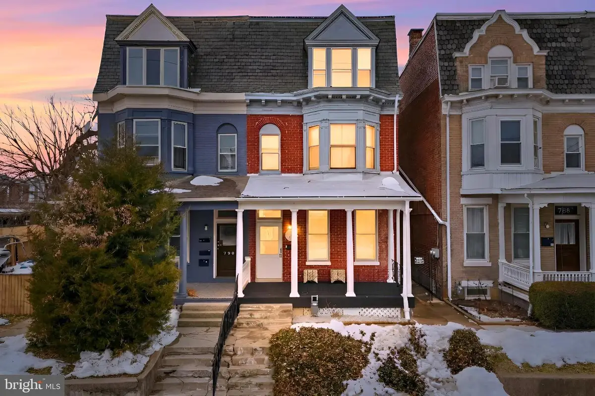 727 W King St, York, PA 17401 - #1