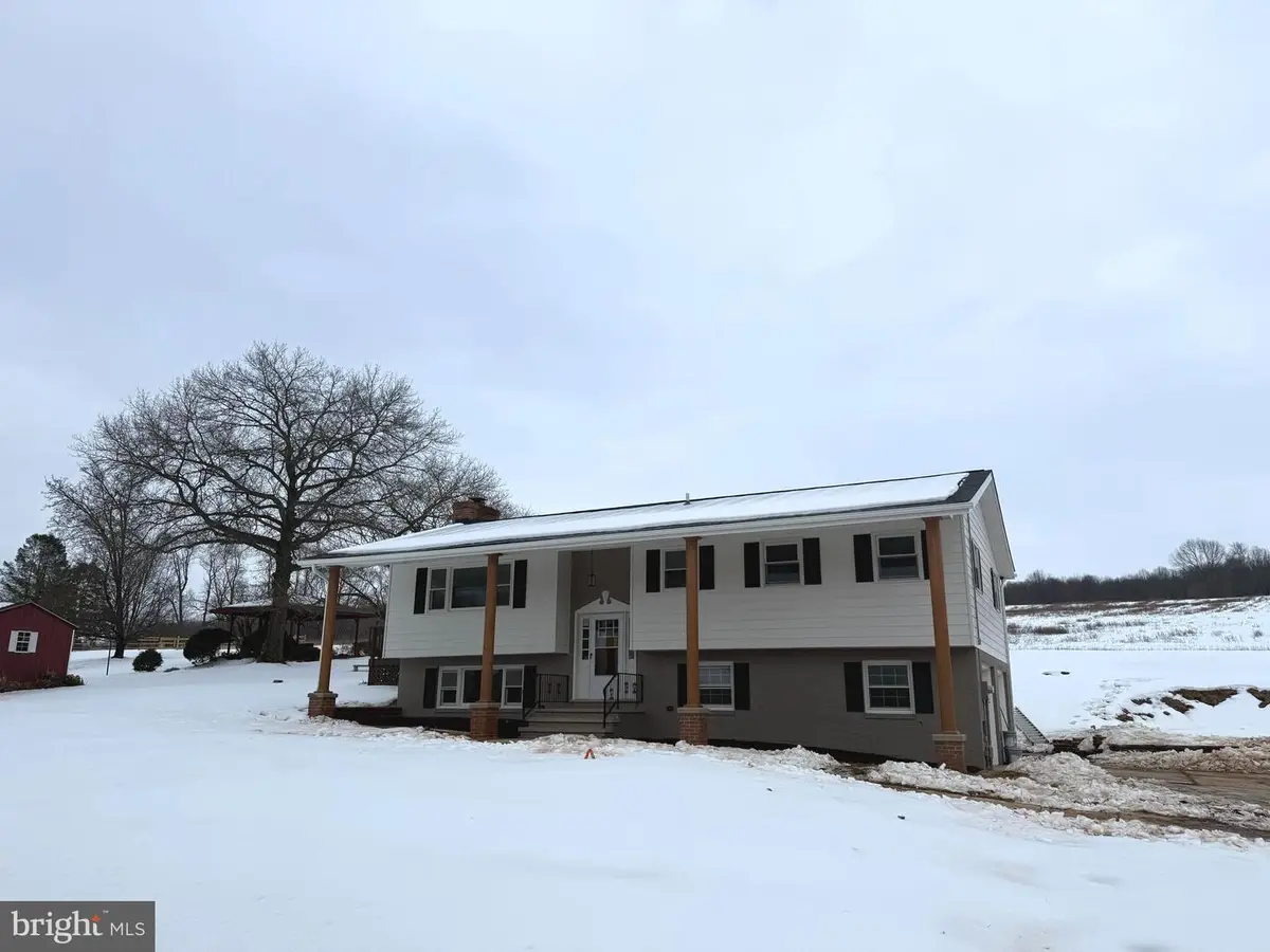 4092 Manchester St, Glen Rock, PA 17327 - #1