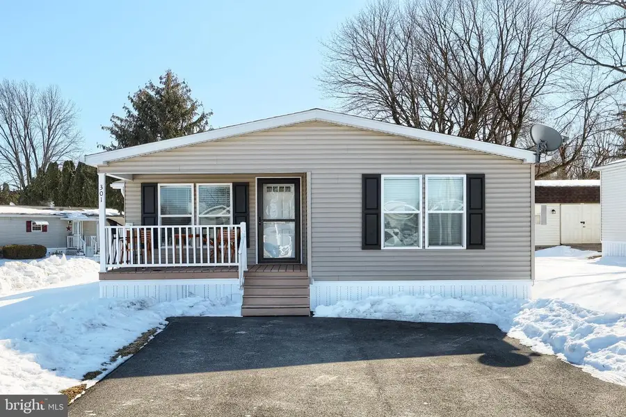 301 Blue Jay Dr, Red Lion, PA 17356 - #2