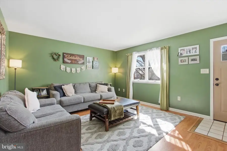 794 Barrett St, Hanover, PA 17331 - #2