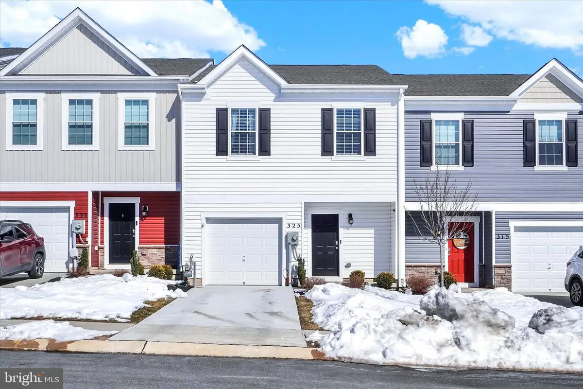 325 Locust Run Dr, York, PA 17404 - #1