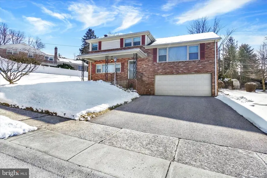 2670 Raleigh Dr, York, PA 17402 - #2