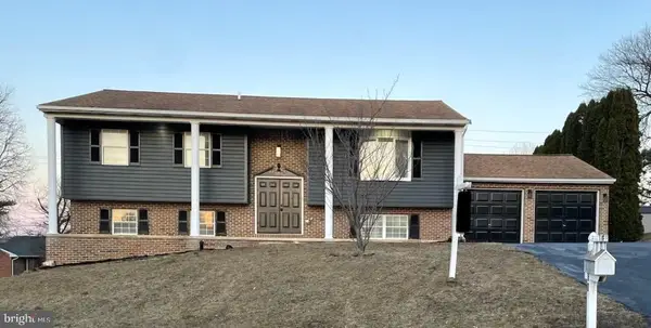 1360 Breezeview Dr, YORK, PA 17404