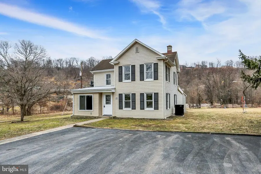 284 Marsh Run Rd, New Cumberland, PA 17070 - #2