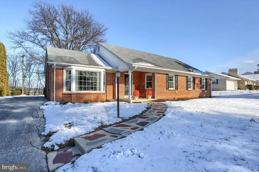 1465 Chapel Dr, York, PA 17404 - #3