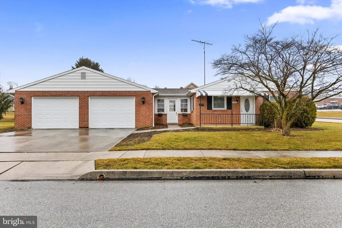 150 Mumma Ave, Hanover, PA 17331 - #1