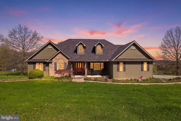 7340 Woodland Dr, SPRING GROVE, PA 17362