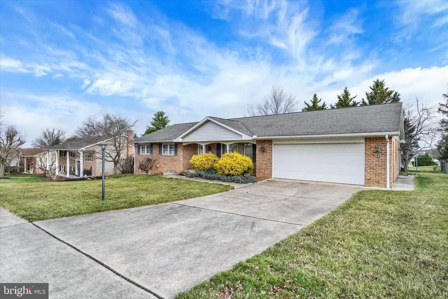 4158 Robinhood Dr, York, PA 17408 - #2