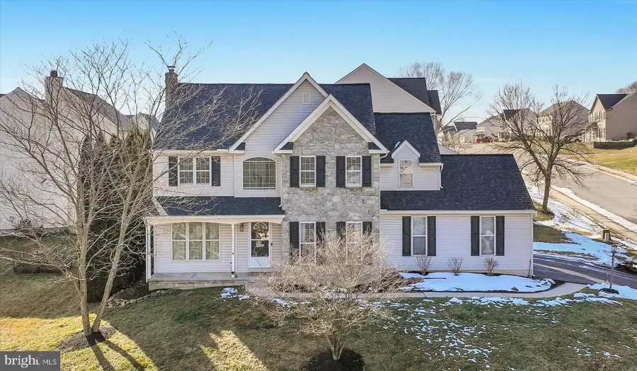 24 Rockdale Dr, Seven Valleys, PA 17360 - #2