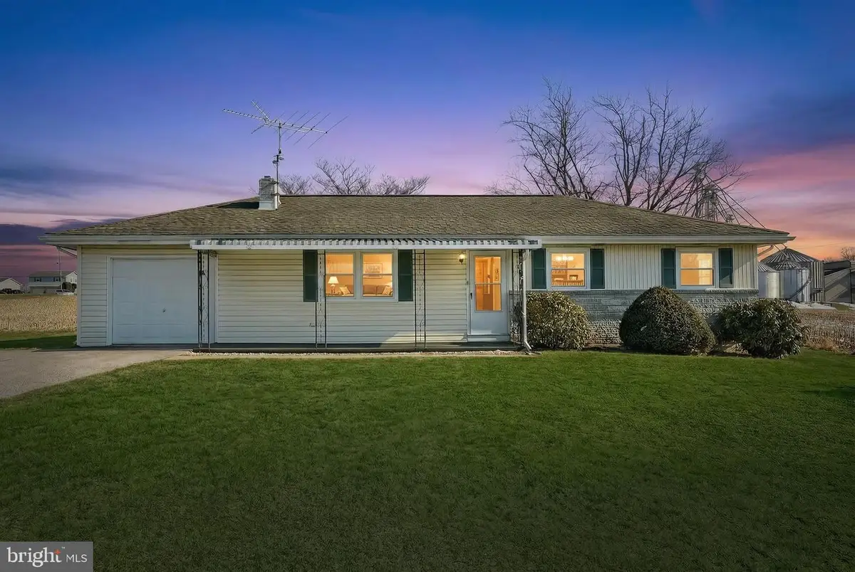 525 Bahns Mill Rd, Red Lion, PA 17356 - #1