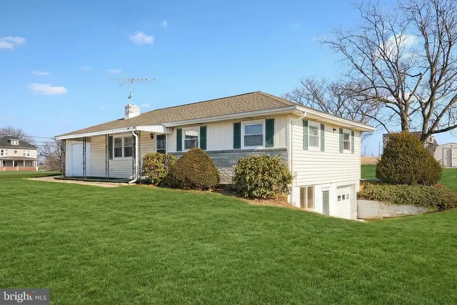 525 Bahns Mill Rd, Red Lion, PA 17356 - #3