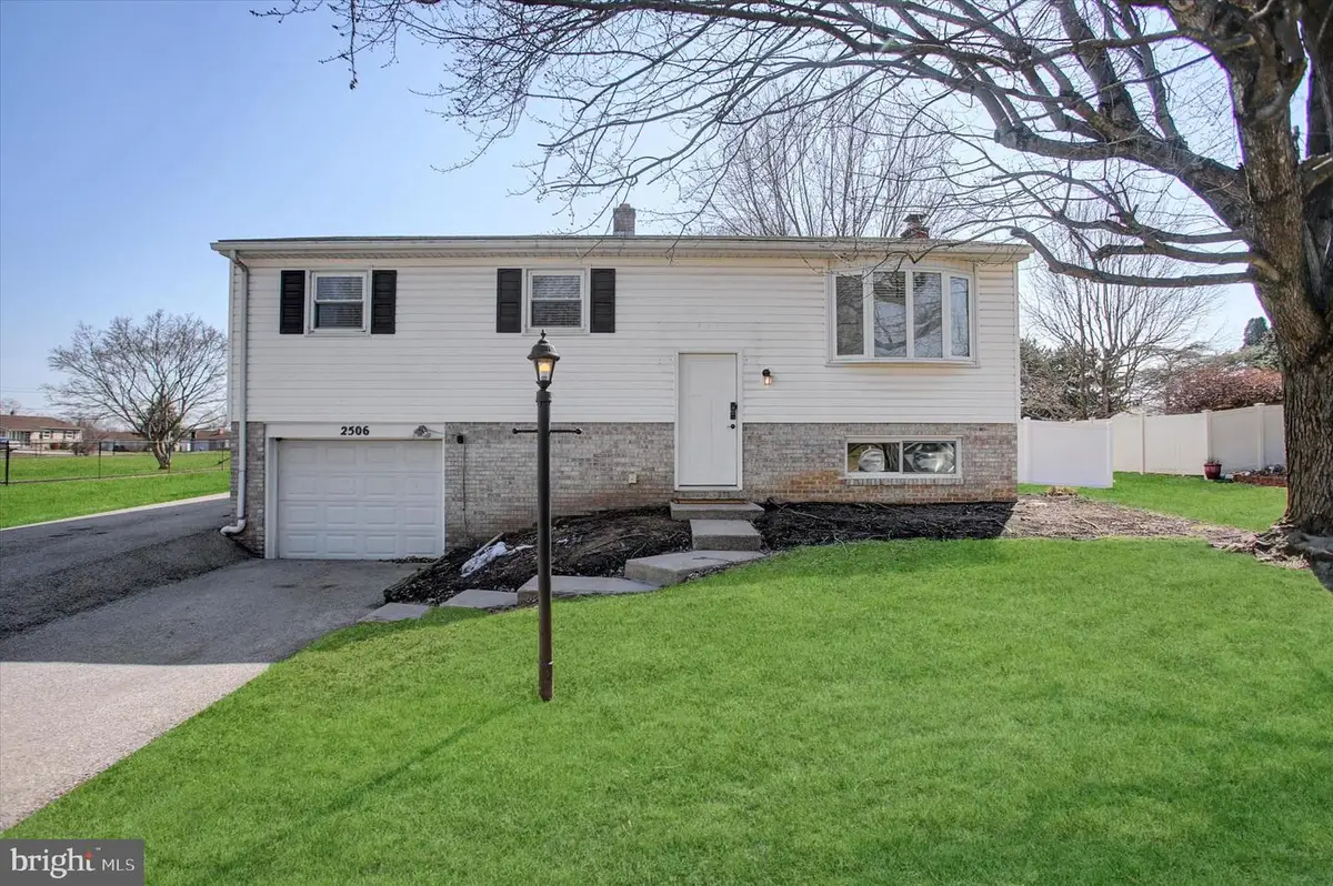 2506 Willapa Dr, Dover, PA 17315 - #1