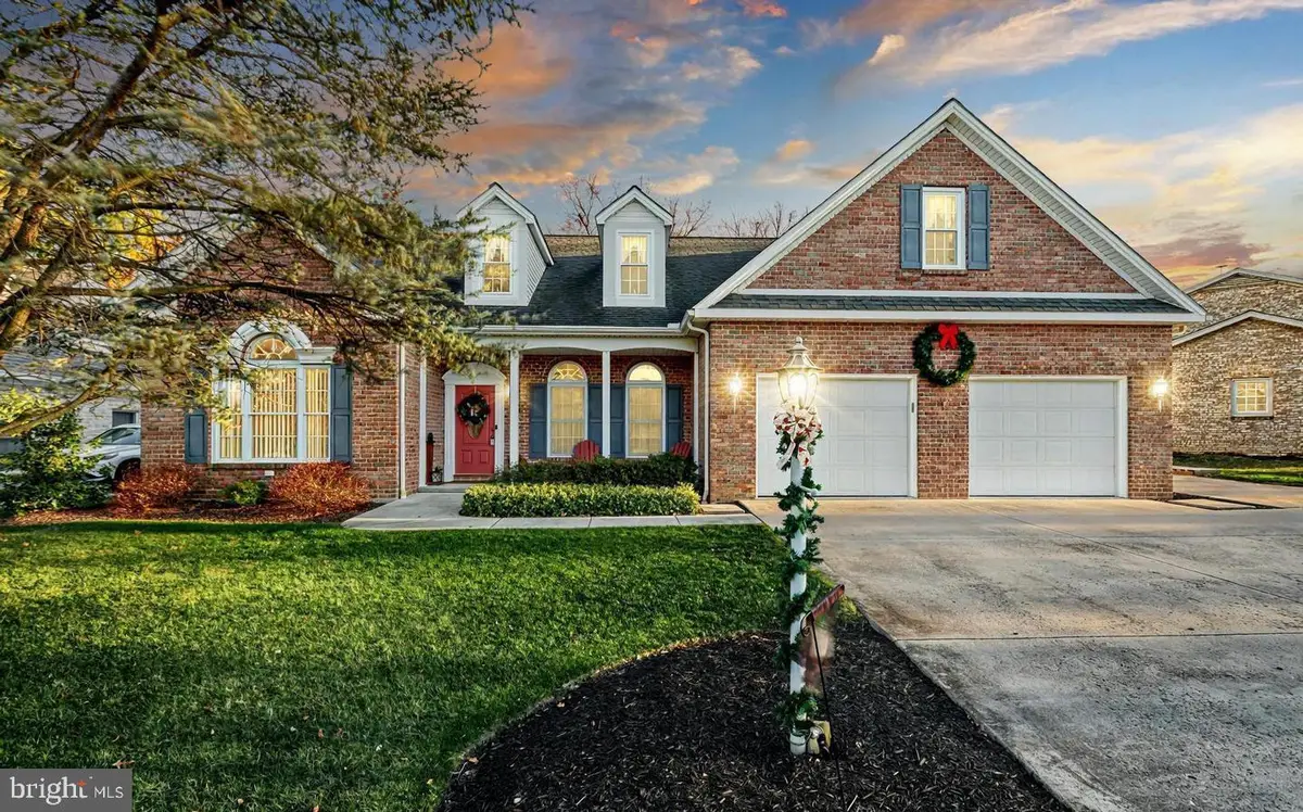 355 Dart Dr, Hanover, PA 17331 - #1